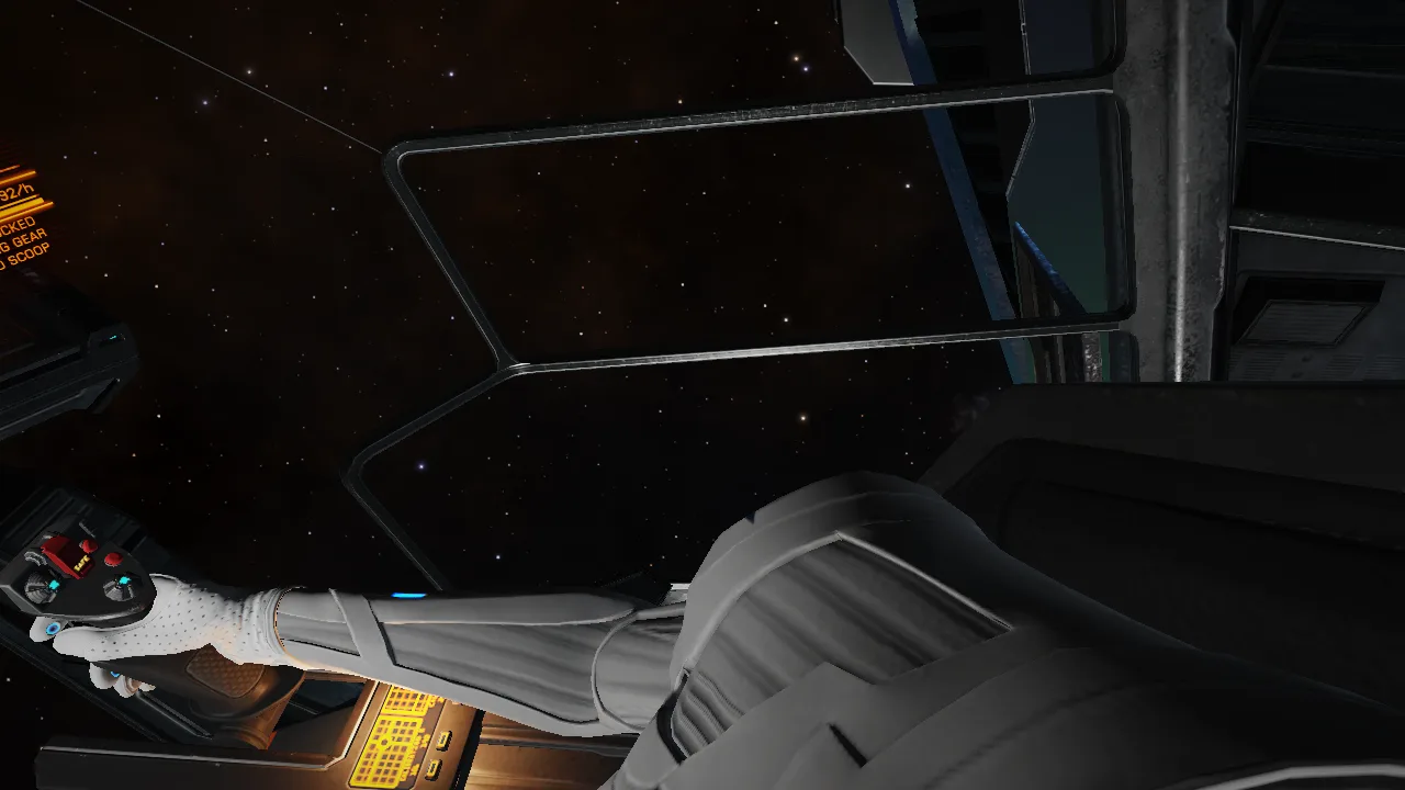 game_screens_space_sims_elite_dangerous_type_10_defender_velmi_stara_galerie_0010