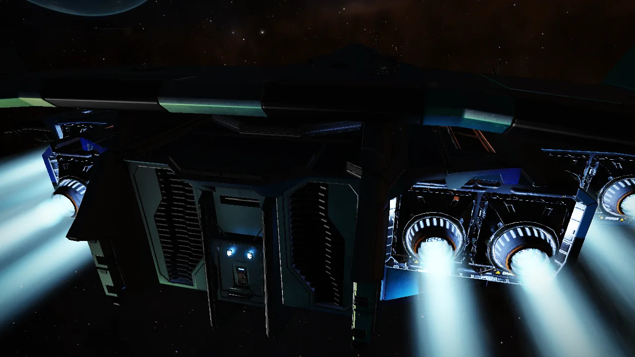 game_screens_space_sims_elite_dangerous_type_10_defender_velmi_stara_galerie_0011