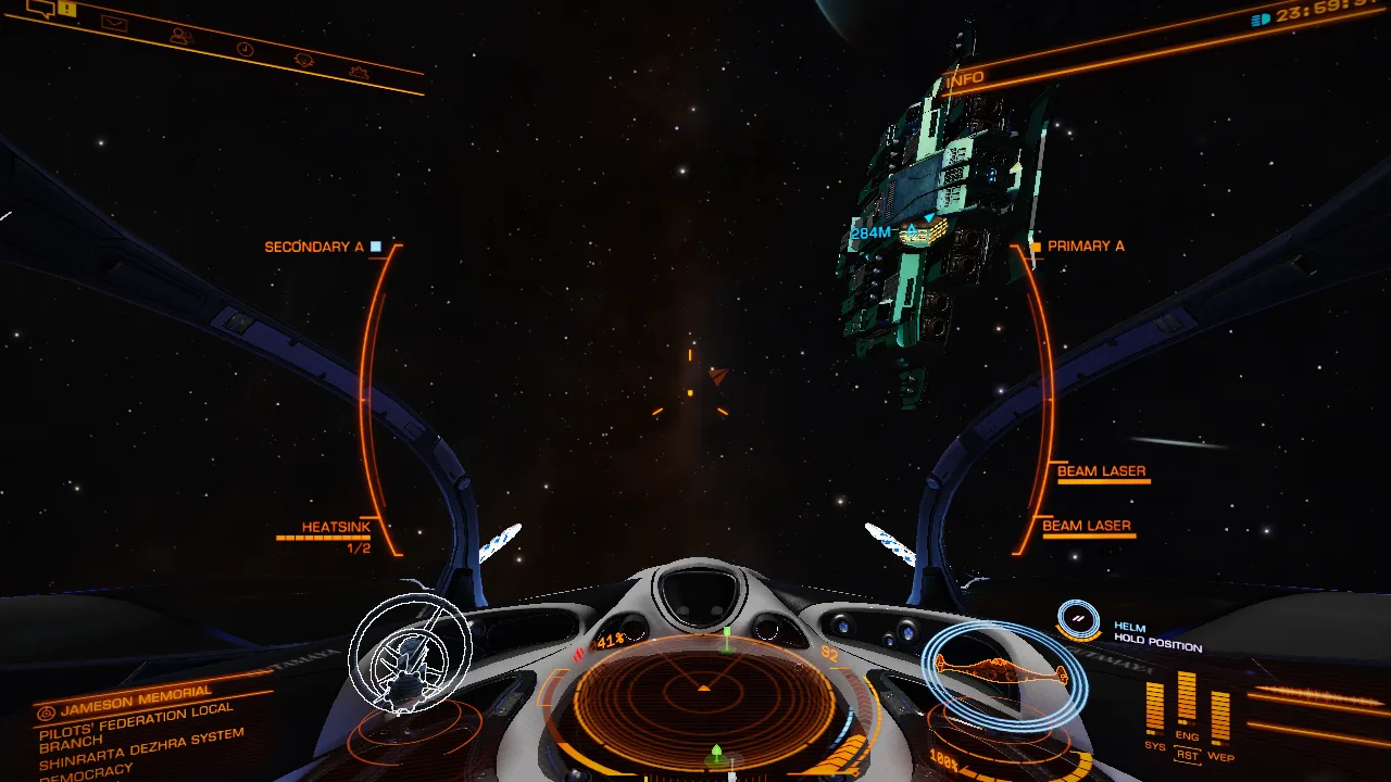 game_screens_space_sims_elite_dangerous_type_10_defender_velmi_stara_galerie_0019